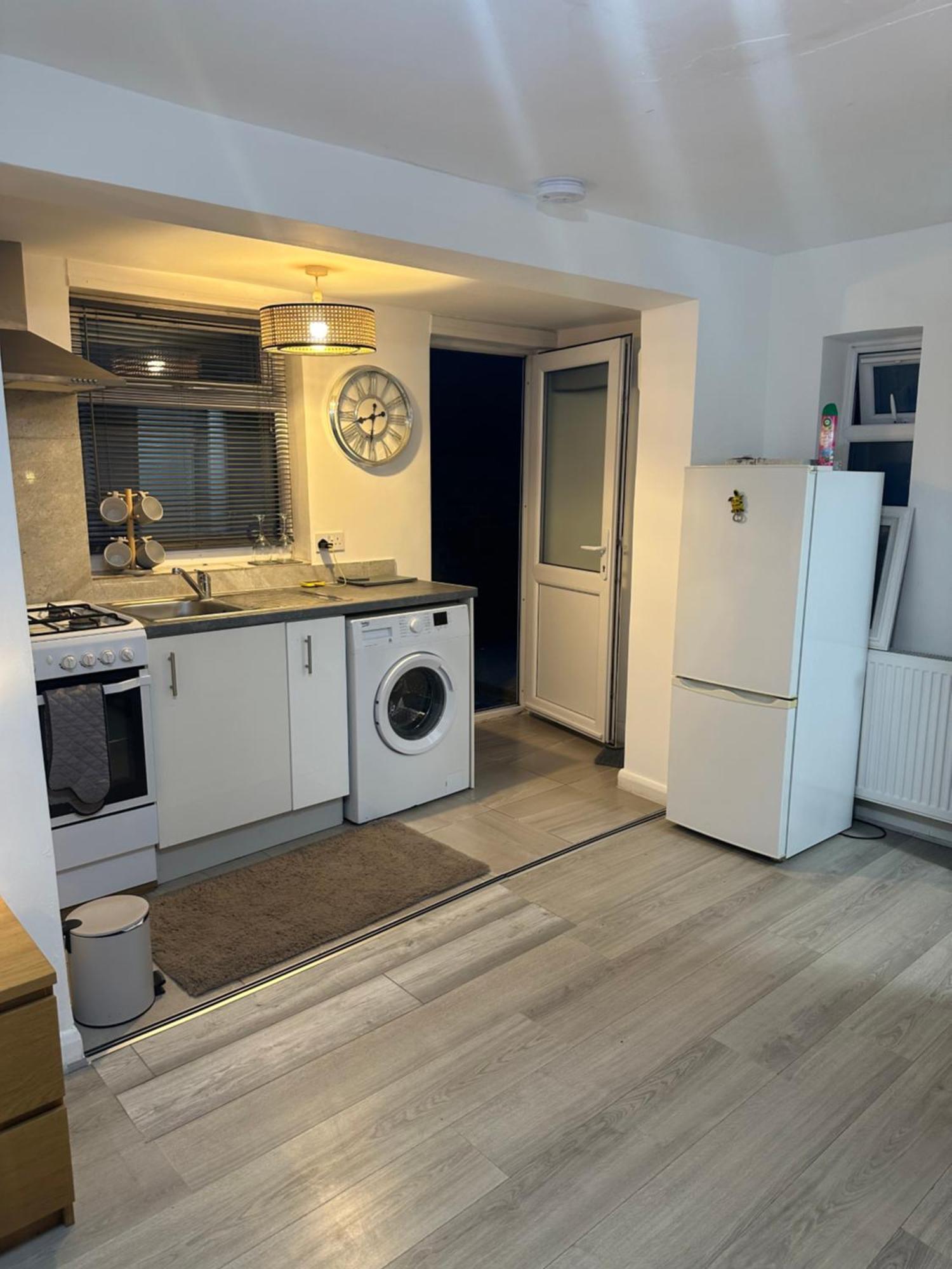 Stylish Studio Flat - Watford Junction - Harry Potter Zewnętrze zdjęcie